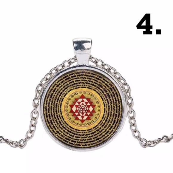 BUDDHIST SRI YANTRA SACRED GEOMETRY GLASS NECKLACE - Picture 9 of 12